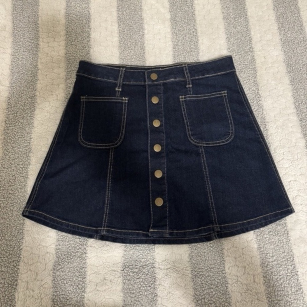 Altar'd State Small Dark Wash Snap Button-Front A-Line Denim Skirt w/Pockets